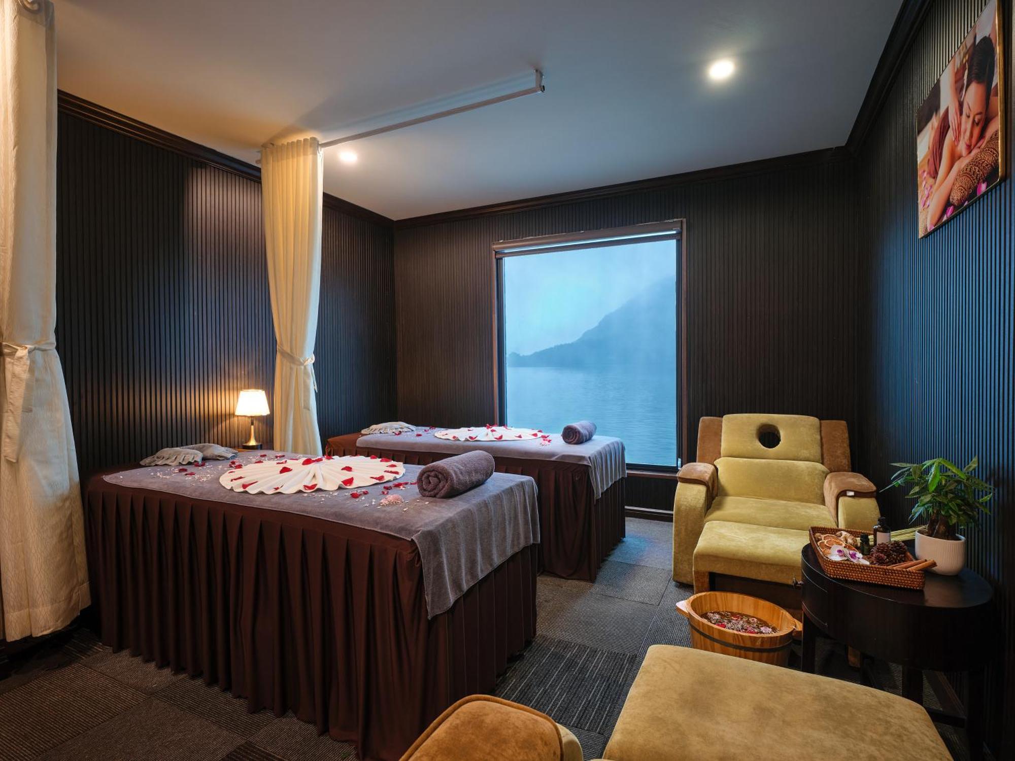 Era Premium Cruises Halong Hotel Ha Long Bagian luar foto